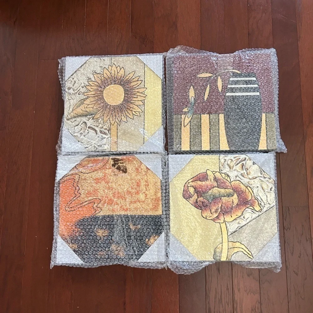 Wooden Decor Flower Wall Art 4 Pieces brand new